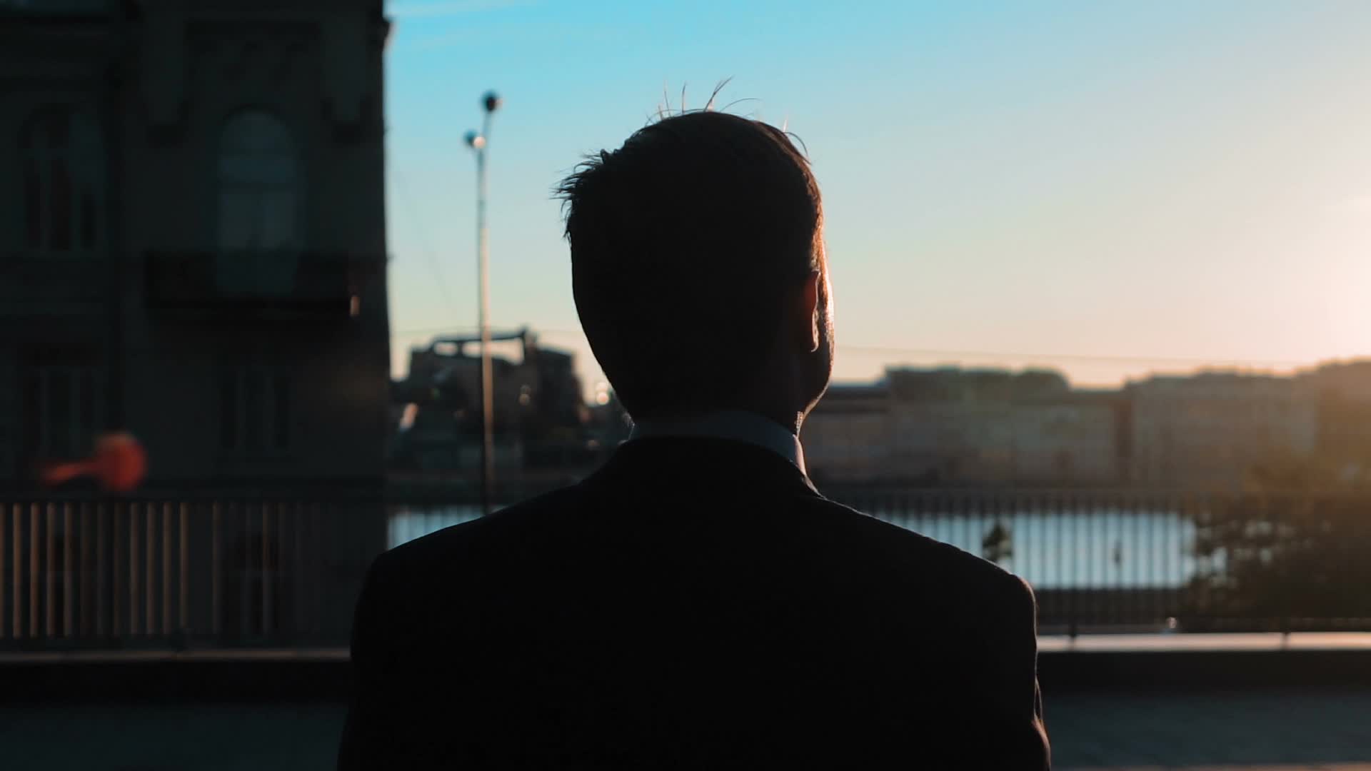 清晨面相太阳激励自己视频素材