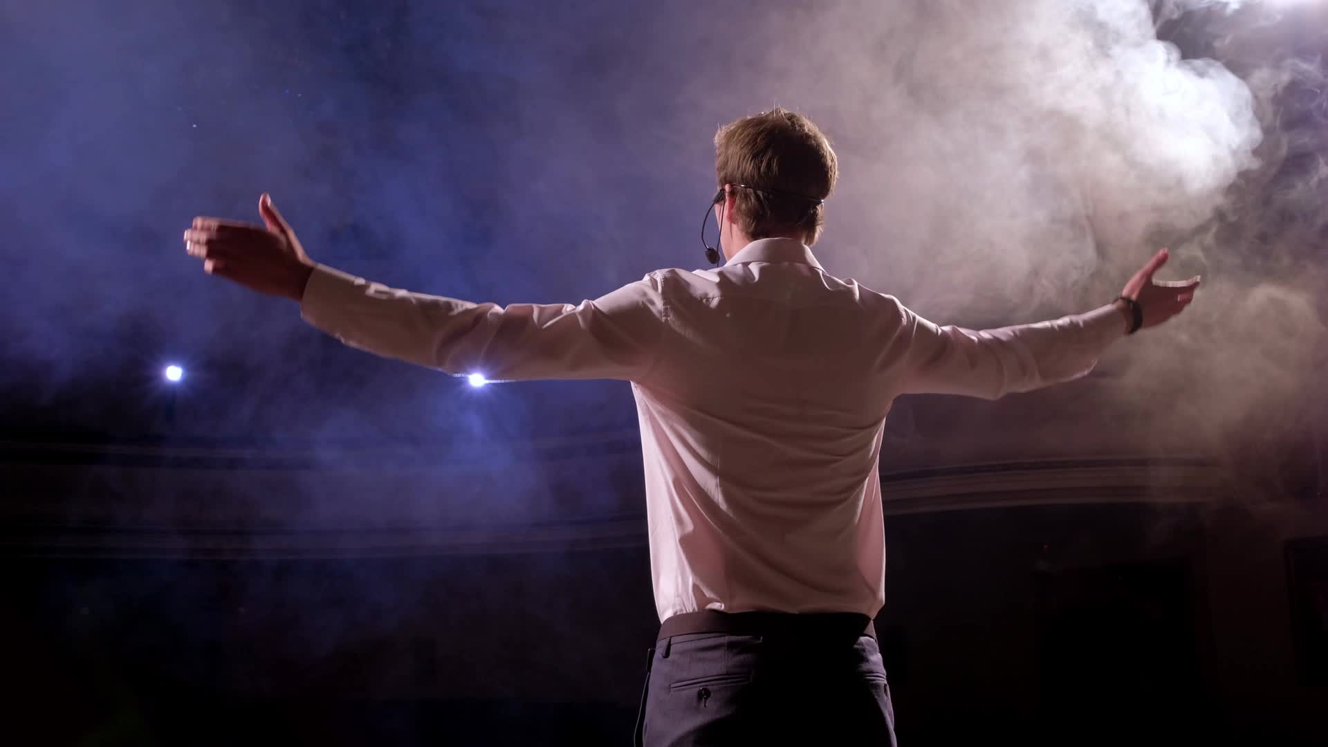 胜利者迎接掌声欢呼视频素材