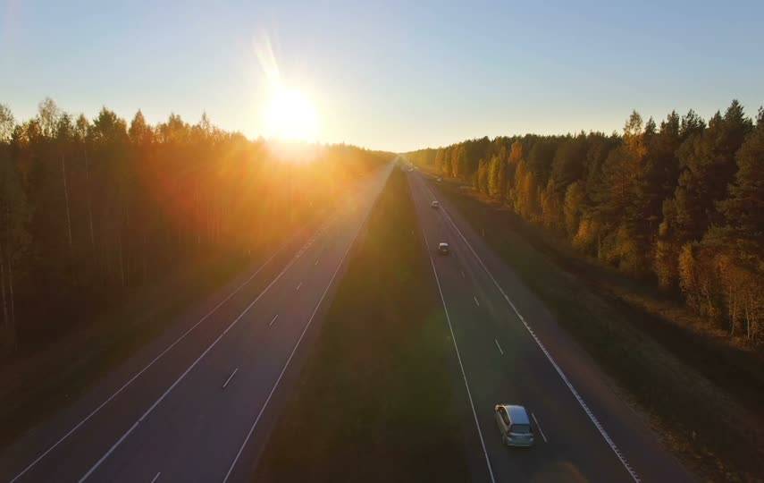 夕阳下的高速公路视频素材