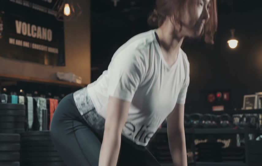 健身房杠铃励志视频素材