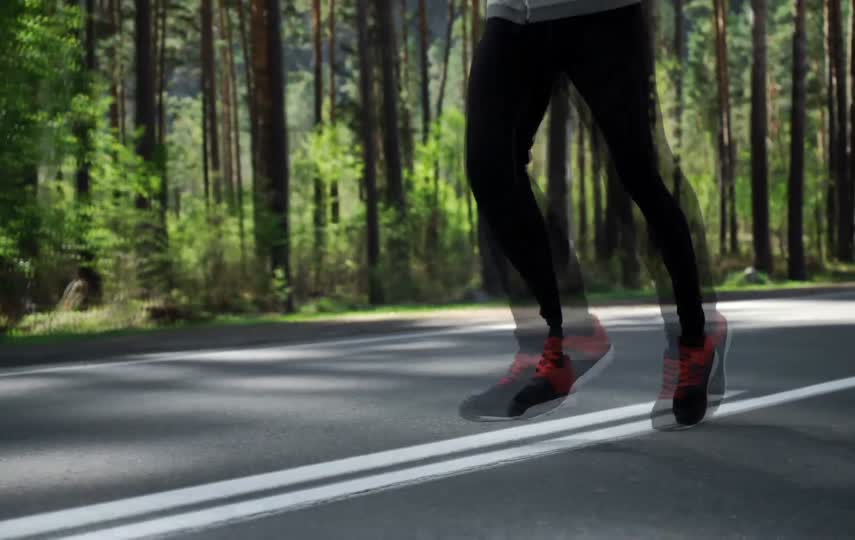 森林公路跑步励志视频素材